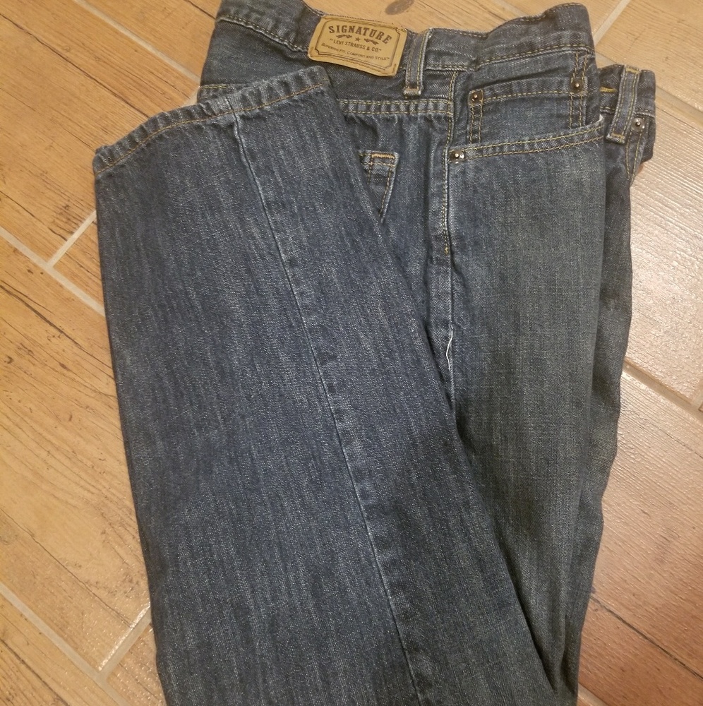 Signature Levis Jeans
